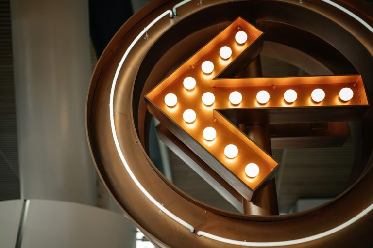 Arrow to the Left Background Image